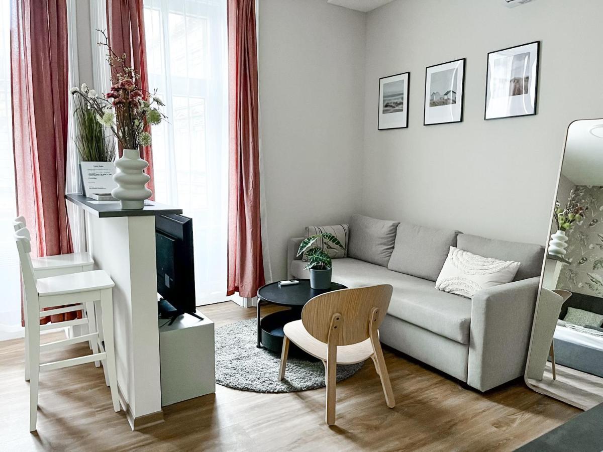 T32 Central Modern Suites ブダペスト エクステリア 写真