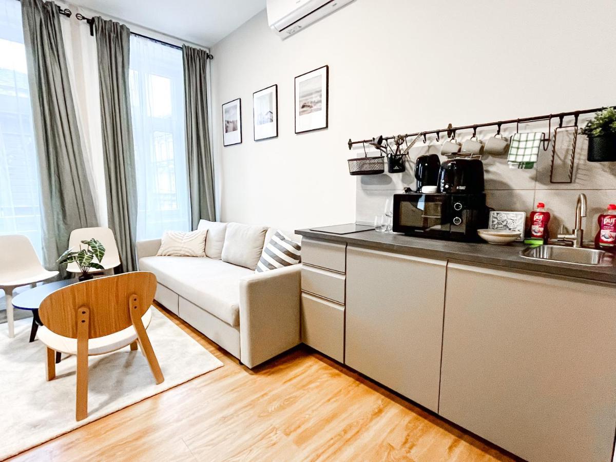 T32 Central Modern Suites ブダペスト エクステリア 写真