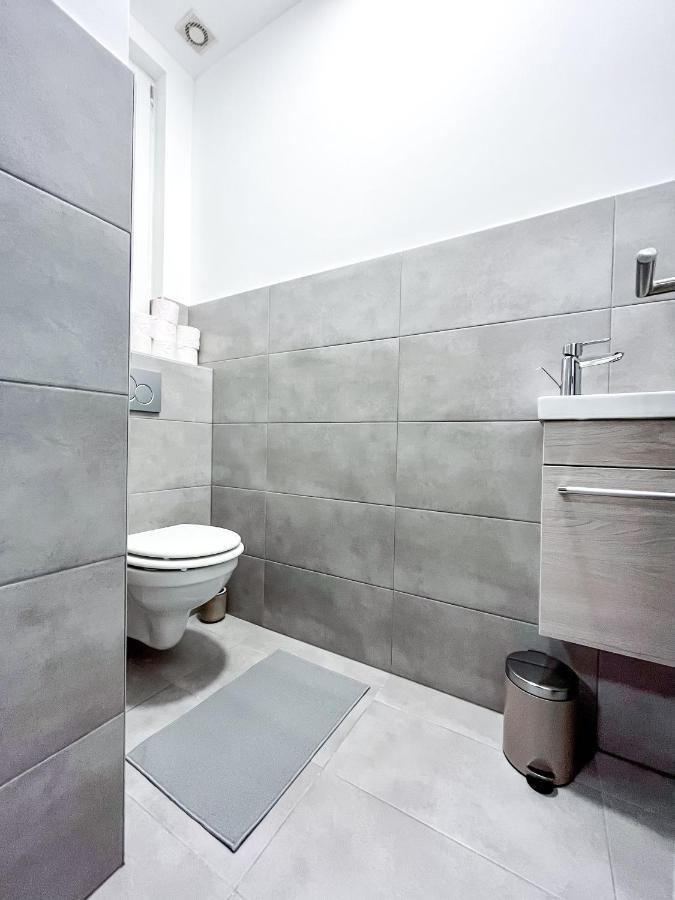 T32 Central Modern Suites ブダペスト エクステリア 写真