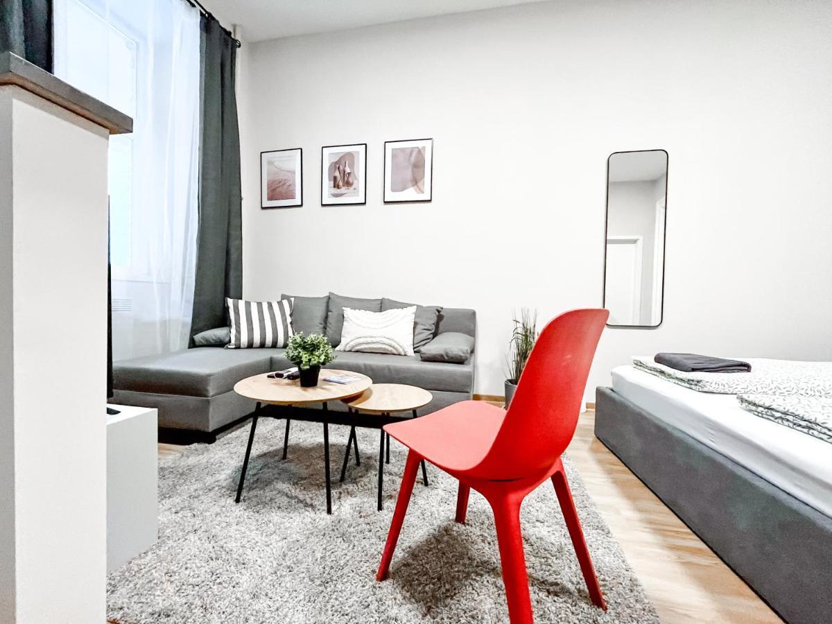 T32 Central Modern Suites ブダペスト エクステリア 写真