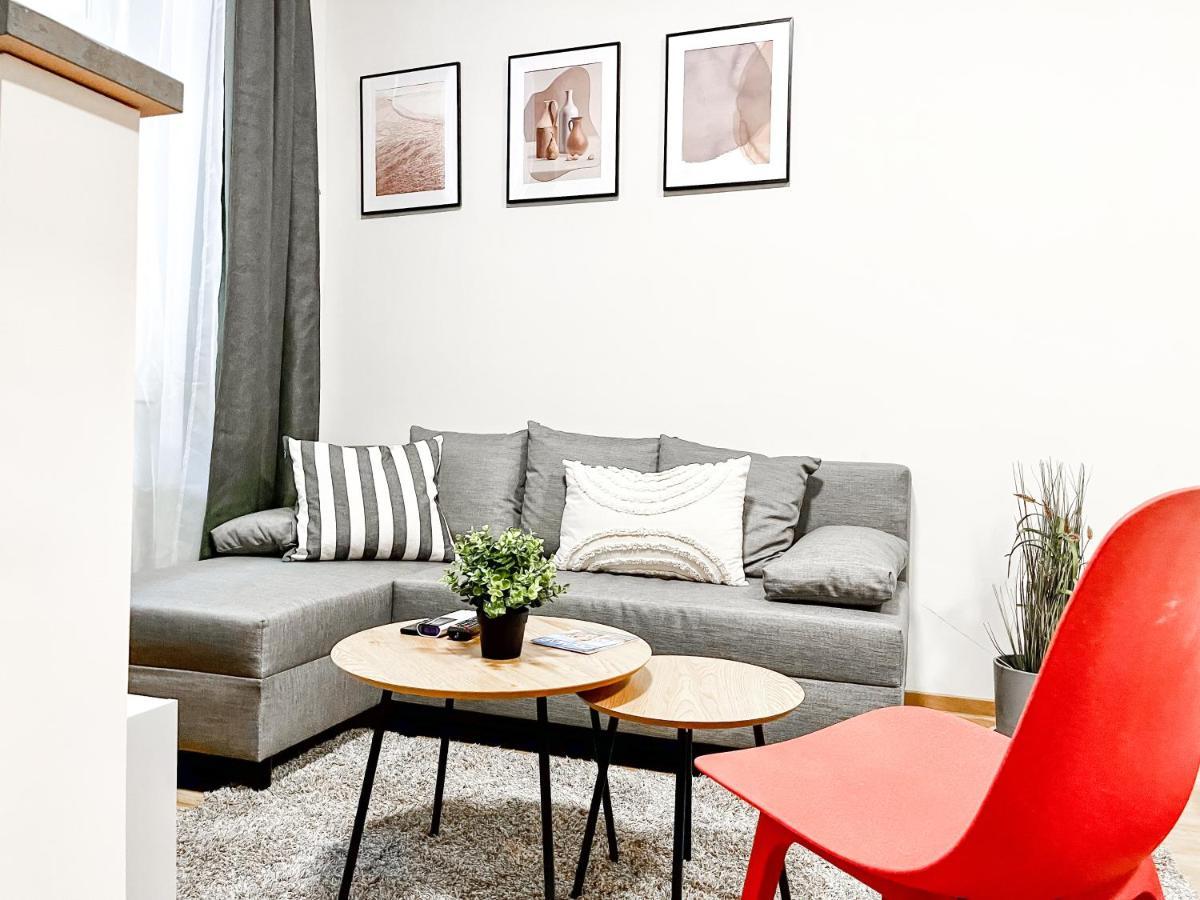 T32 Central Modern Suites ブダペスト エクステリア 写真