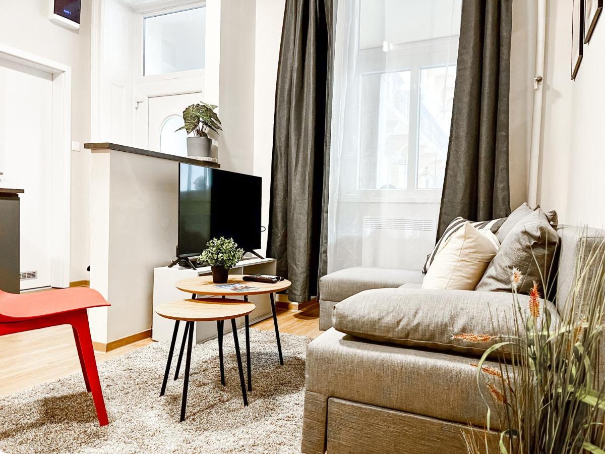 T32 Central Modern Suites ブダペスト エクステリア 写真