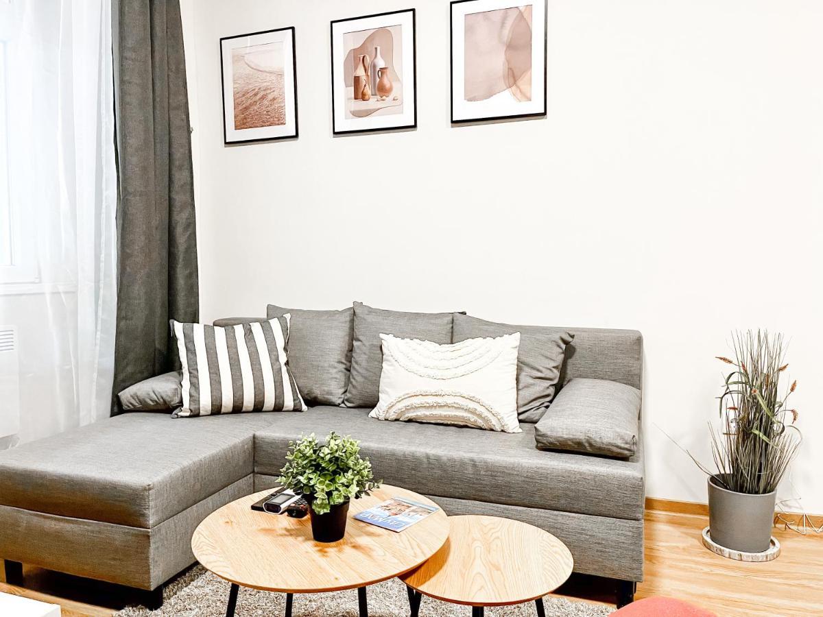 T32 Central Modern Suites ブダペスト エクステリア 写真