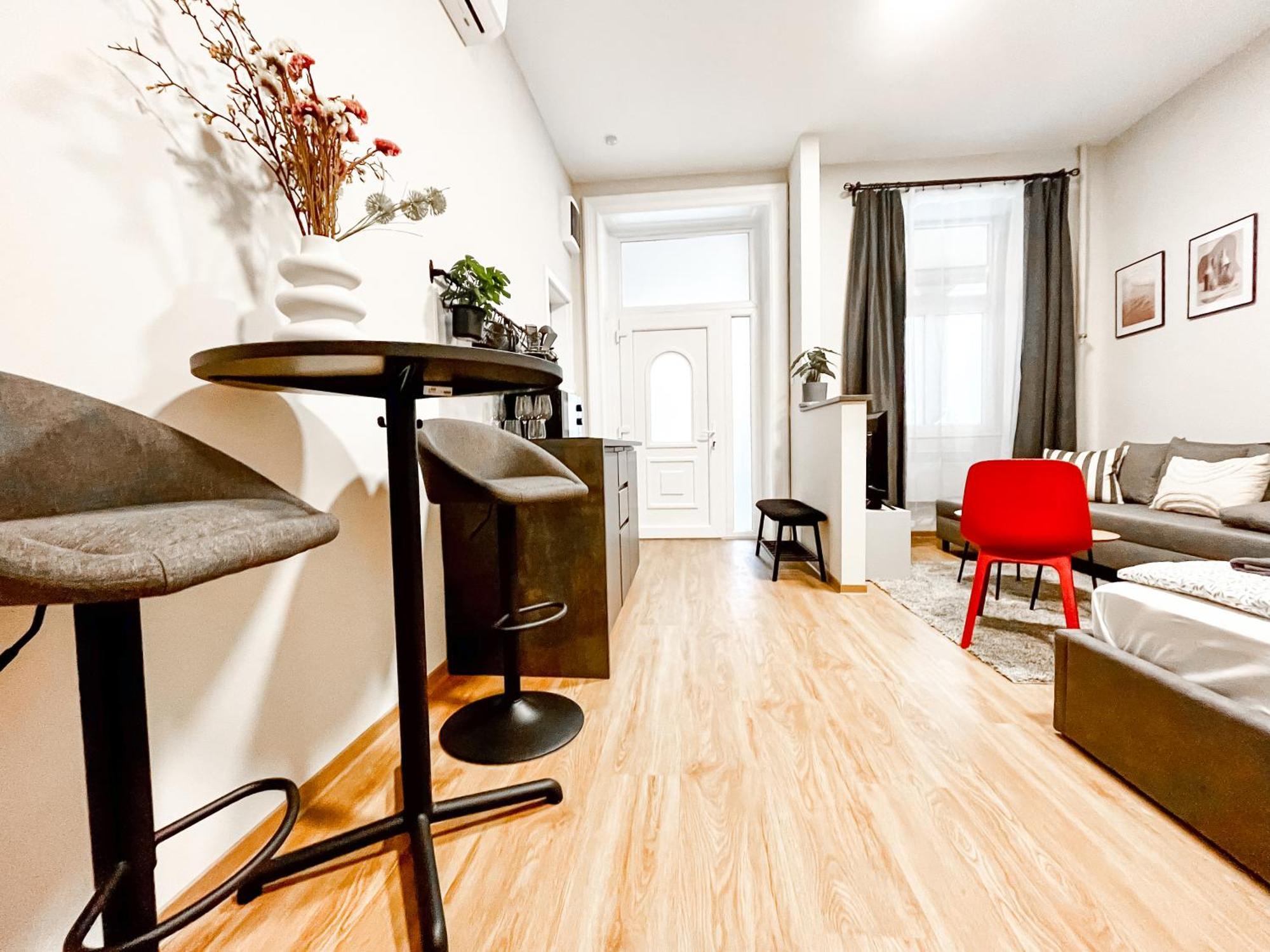 T32 Central Modern Suites ブダペスト エクステリア 写真